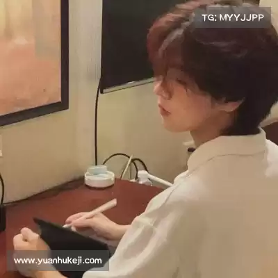荣杏暖